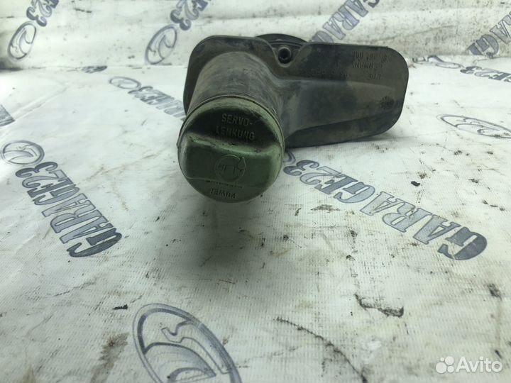 Бачок гур Volkswagen Golf 3