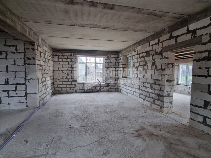 Дом 294 м² на участке 12 сот.