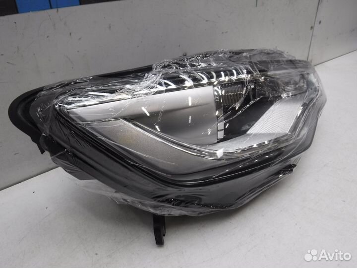 Фара правая на Audi A6