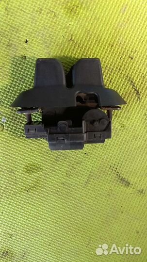 Замок багажника Рено - лагуна 2. Хэтчбек