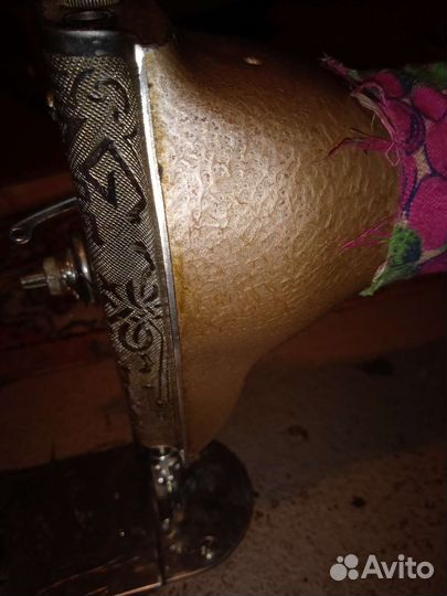 Швейная машинка+ приставка зигзаг и иглы в подарок