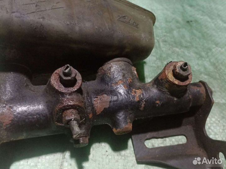 Цилиндр тормозной главный Opel Omega A