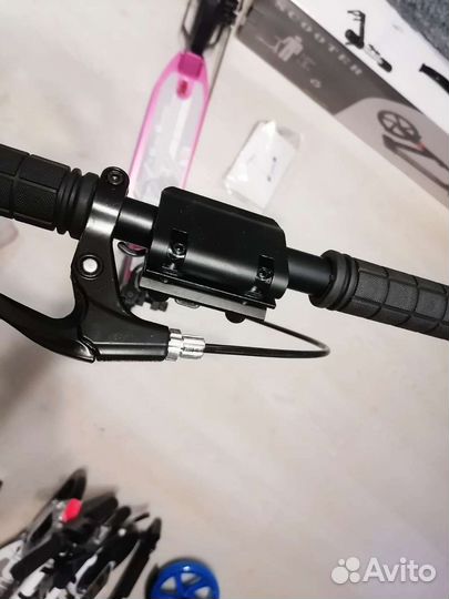 Двухколёсный самокат с дисковым тормозом розовый