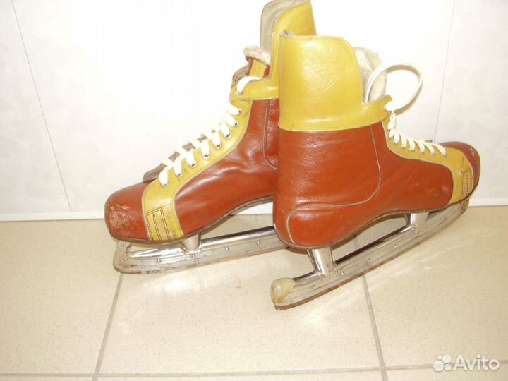 Коньки хоккейные