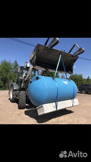 Экскаватор-погрузчик, трактор