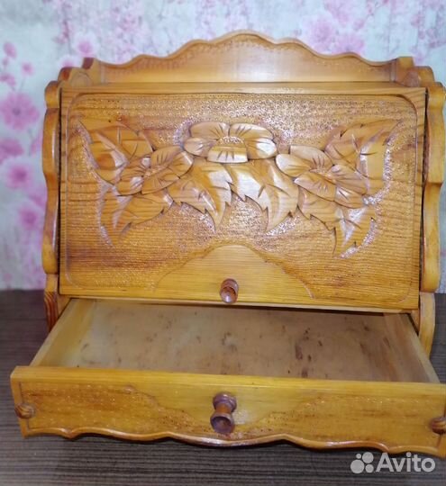 Хлебница деревянная