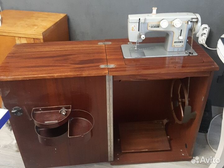 Швейная машина Чайка 3