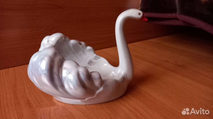 Конфетница Лебедь