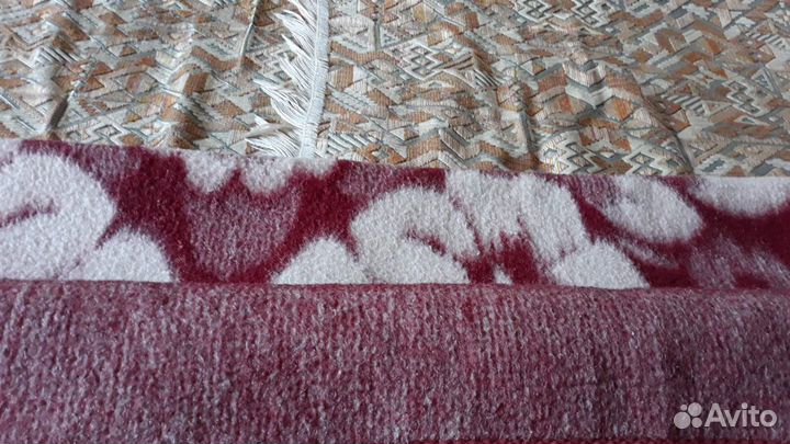 Декоративные подушки и одело из верблюжьей шерсти