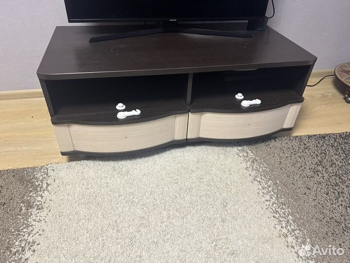 Тумба под телевизор