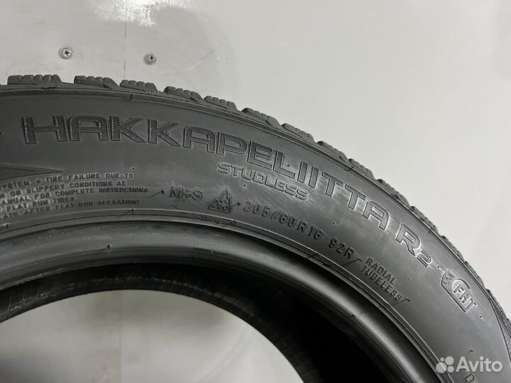 Nokian Tyres Hakkapeliitta R2 205/60 R16