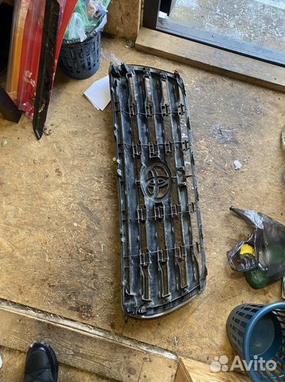 Решётка радиатора Land Cruiser 200 08-12 гг