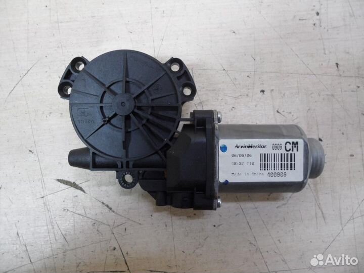 Мотор стеклоподъёмника задний левый Hyundai Santa