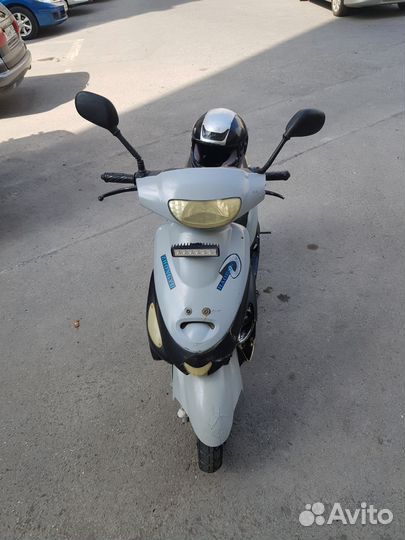 Мопед на ходу