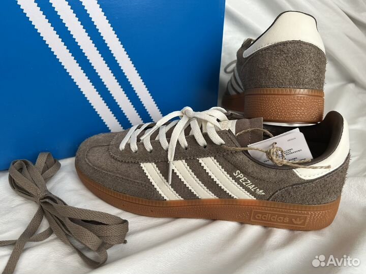 Кроссовки adidas spezial brown