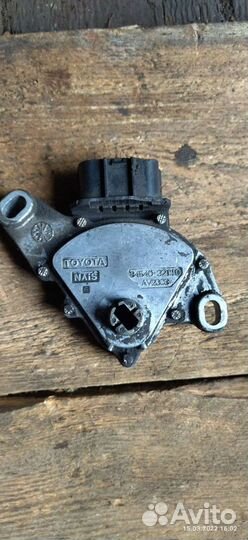 Датчик положения селектора АКПП Toyota 84540-32110