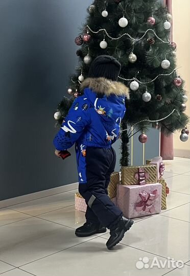 Продам зимний комбинезон 128 размер