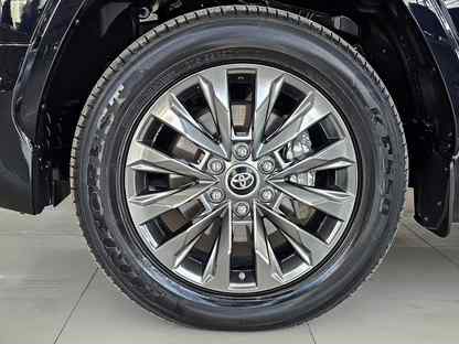 Toyota Land Cruiser 3.3 AT, 2022, 39 715 км, с пробегом, цена 9 100 000 руб., Минеральные Воды