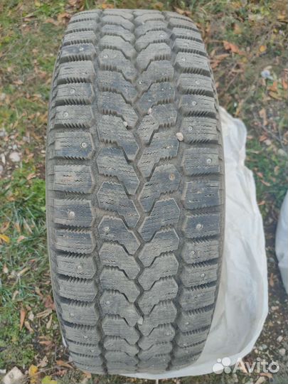 Yokohama Ice Guard Stud IG55 215/65 R16