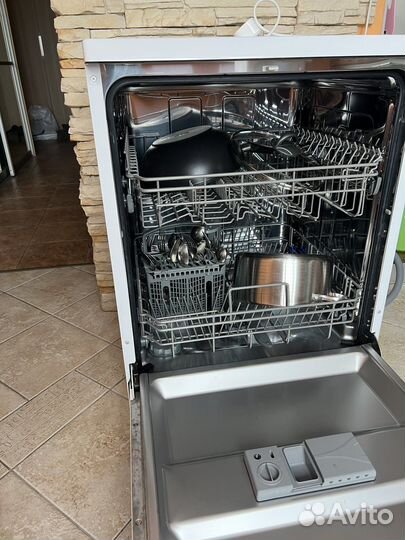 Посудомоечная машина Hansa zwm616wh