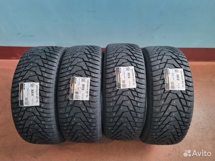Hankook Winter I'Pike RS2 W429 235/45 R18 98T