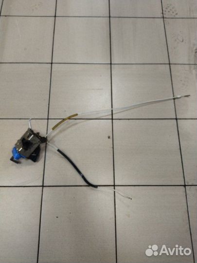 Замок дверной задний правый Audi 100 AAR 1994