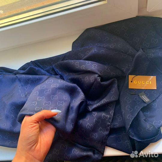 Gucci новый темный синий шелковый платок