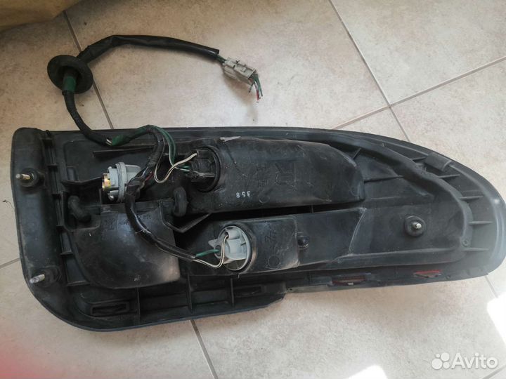 Фонари задние, габарит левый Toyota Carina ST190