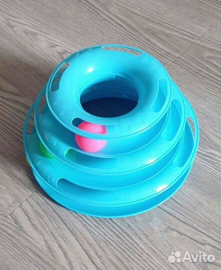 Лежанка, игрушка, шлейка для животных