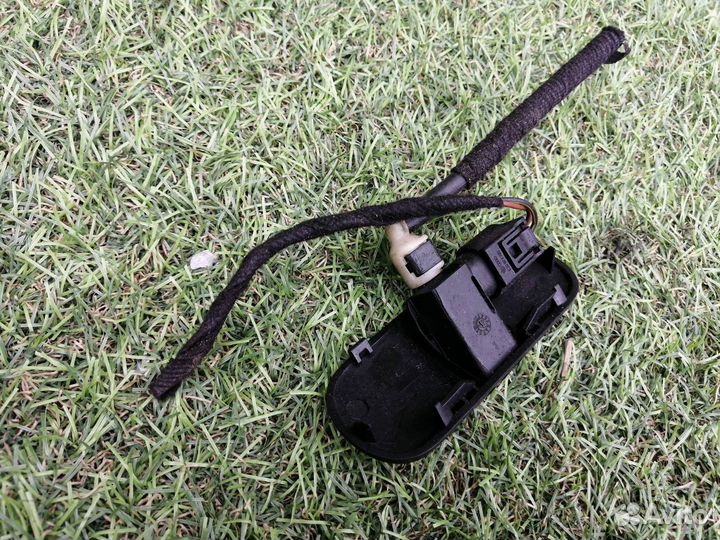 Форсунка омывателя передняя левая Audi Tt