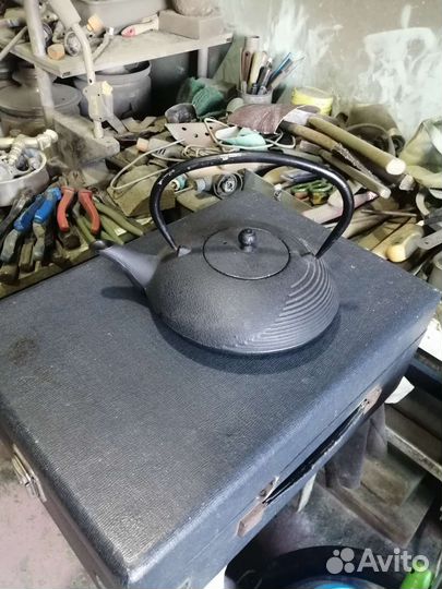 Чайник чугунный