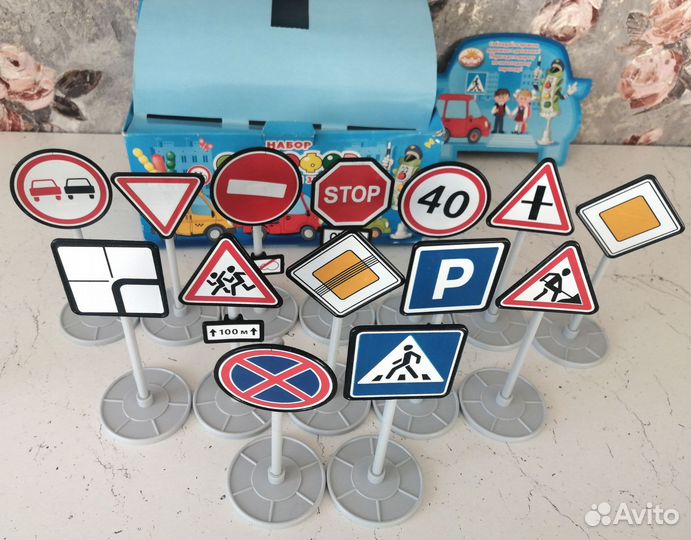Детский набор светофор с дорожными знаками