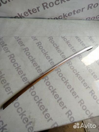 Молдинг двери задний правый Nissan Fuga 2006