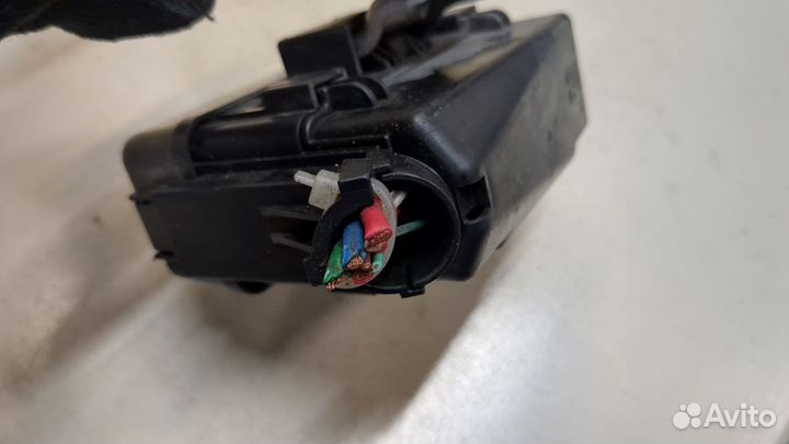 Блок реле Mitsubishi Outlander