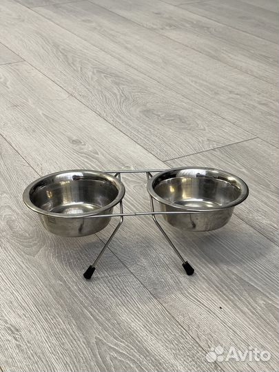 Миска на подставке сталь