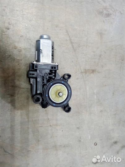 Мотор стеклоподъемника передний левый от Seat Ibi