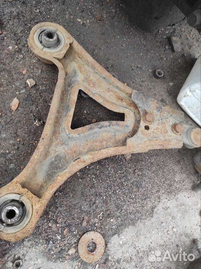 Рычаг volvo 440
