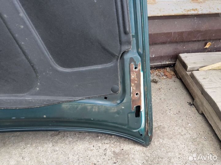 Капот на Kia Clarus