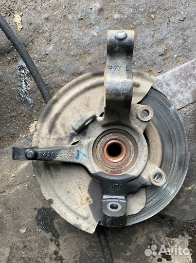 Кулак поворотный передний левый Лада Веста