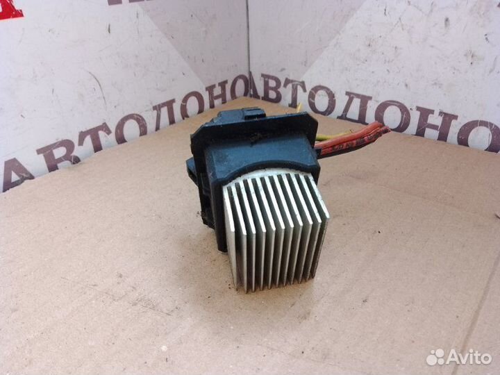 Реостат печки Peugeot 308