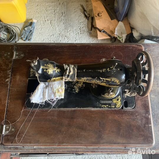 Швейная машина зингер ножная