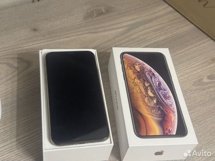 iPhone Xs, 64 ГБ
