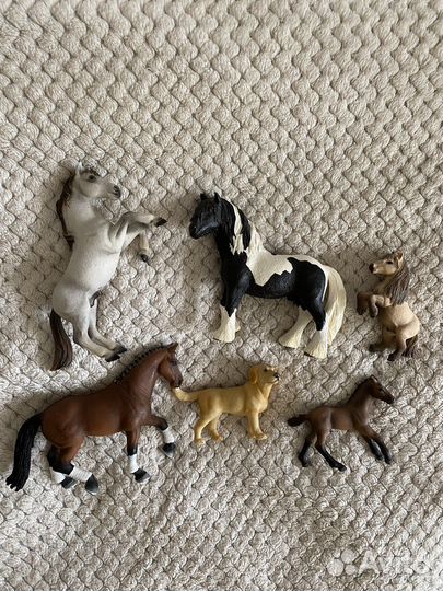 Фигурки лошадей schleich