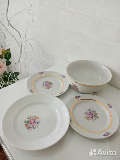 Тарелки и салатница СССР фабрики Чайка 1971 г