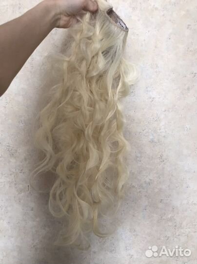 Волосы на заколках