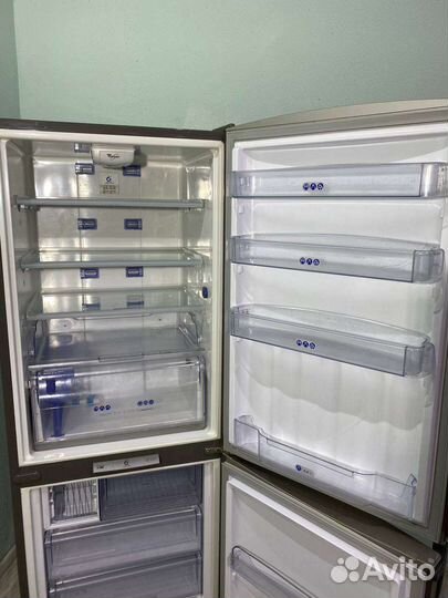 Холодильник Whirlpool