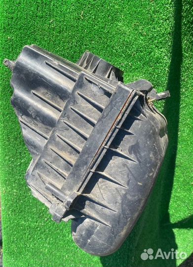 Корпус воздушного фильтра Ford Mondeo 2003