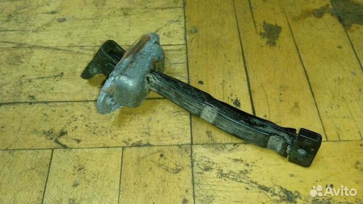 Ограничитель двери задний правый Kia Picanto 2