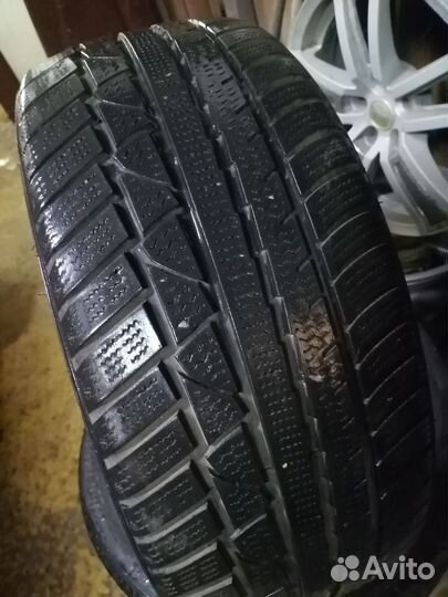 Acustica Challenger 225/45 R17