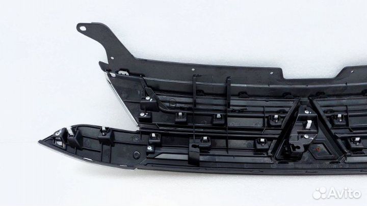 Б/У Б/У Решетка радиатора Состояние хорошее